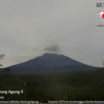 Kabar Gunung Agung Terkini dipantau dari CCTV